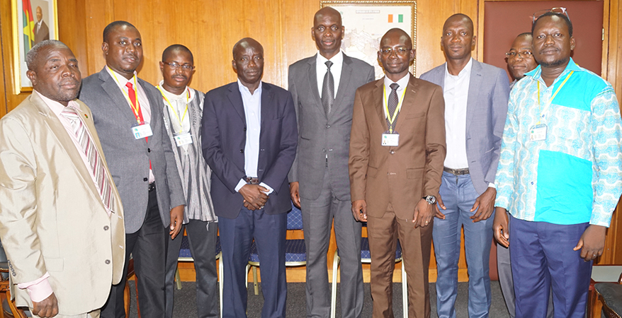 Visite des élèves à leurs ambassades respectives